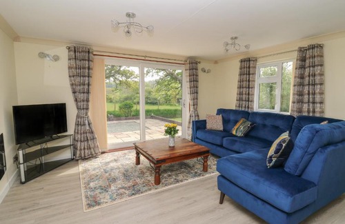 Rhydyfelin House | Erwlon