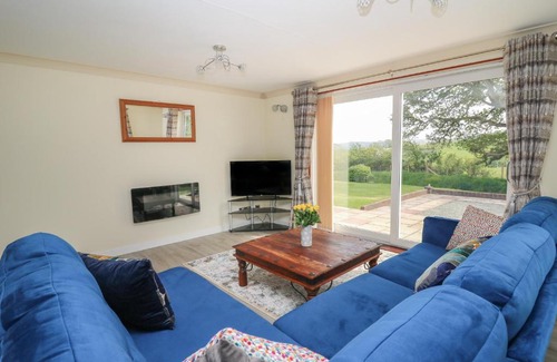 Rhydyfelin House | Erwlon