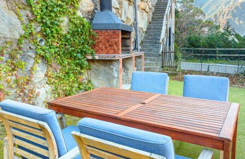 Aixirivall Apartment | Escapada Natural con Parking, Vistas y Jardín