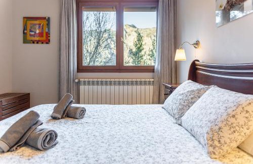 Aixirivall Apartment | Escapada Natural con Parking, Vistas y Jardín