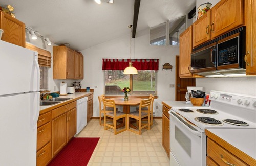 Leavenworth House | Escape and Reconnect at this Woodsy Haven