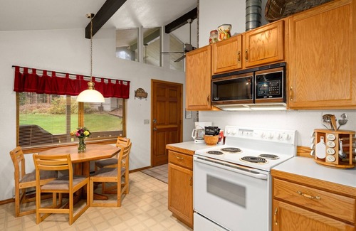 Leavenworth House | Escape and Reconnect at this Woodsy Haven
