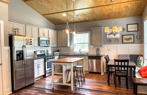 Minnesott Beach Cottage | Escape from the daily grind to the Black Duck!