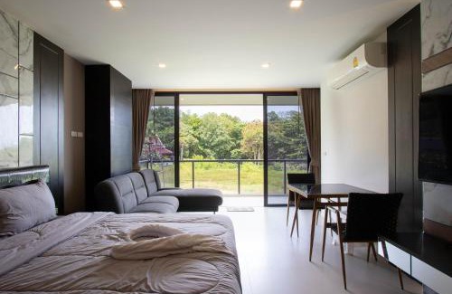 Kram Apartment | Escape II CondominiumE225