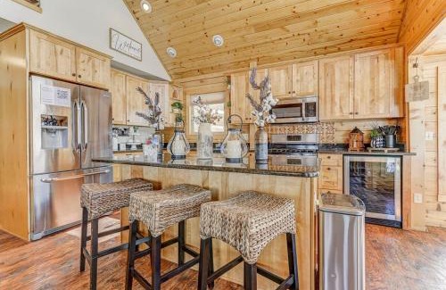 Spring Valley House | Escape the Summer Heat Lakeside at Trout N'About