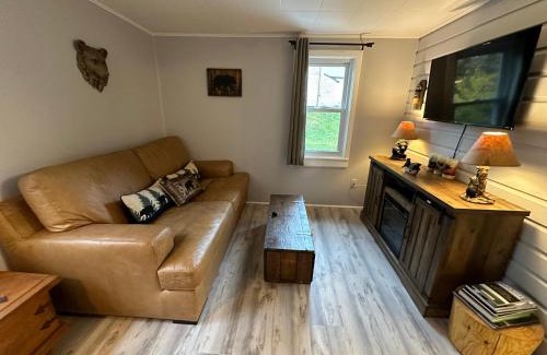 Wurtsboro House | Escape to a Streamside Cabin in the Lower Catskills