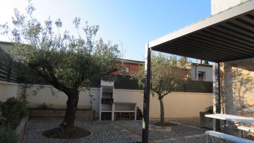 Avinyonet de Puigventos House | Escape to a Spacious Retreat with Jacuzzi & BBQ