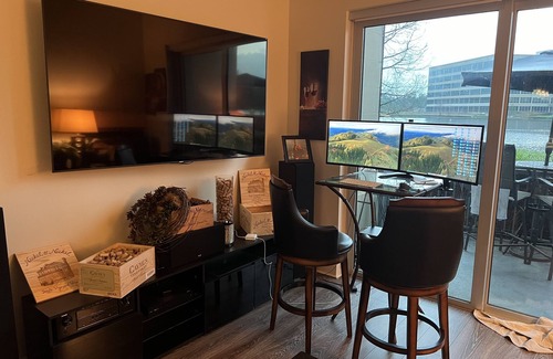 The Woodlands Apartment | "Escape to Serenity: Your Waterfront Retreat in Hughes Landing, The Woodlands"