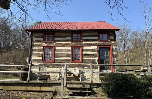 Tyrone Cabin | "Escape to Serenity: Spruce Creek Guest Cabin – Your Perfect VRBO Retreat!