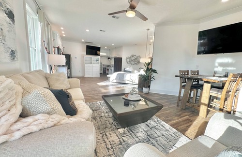 Cedar Bluff Apartment | Escape to “Studio A”! Lake, Pool, Splash Pad, Hot Tub, Kayaks, fire pit, etc.!