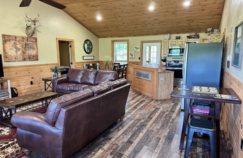 Byrdstown Cabin | Escape to the Farm- Minutes from Dale Hollow Lake!
