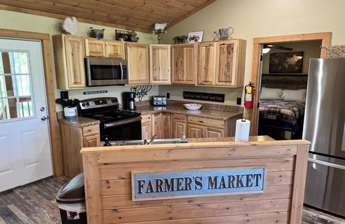 Byrdstown Cabin | Escape to the Farm- Minutes from Dale Hollow Lake!