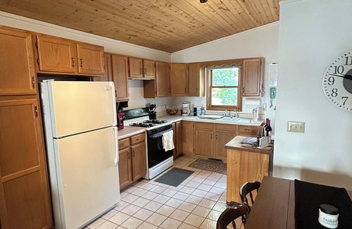 Spicer House | Escape to the shores of Lake Florida for amazing sunrises and sunsets!