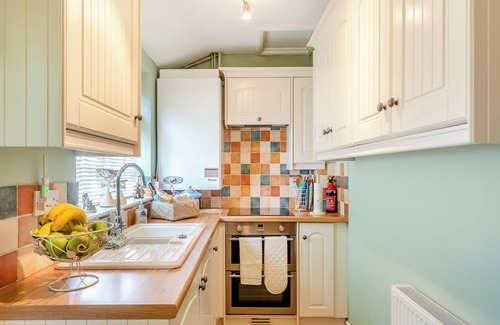 Slingsby Cottage | Escape to this charming holiday cottage nestled amidst picturesque landscapes.