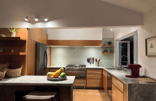 Yautepec House | Espaciosa y refinada casa campirana. Con alberca climatizada, jacuzzi y palapa.