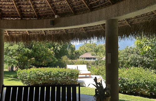 Yautepec House | Espaciosa y refinada casa campirana. Con alberca climatizada, jacuzzi y palapa.