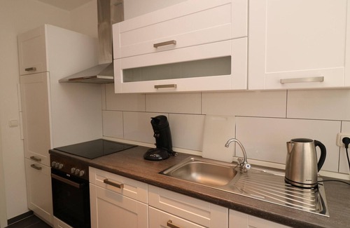 Frohnhausen Apartment | Essen Aprtment with Balcony