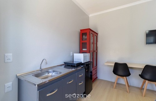 Santa Monica Apartment | Estúdio Modernos em Condomínio com Piscina em Floripa - ASK