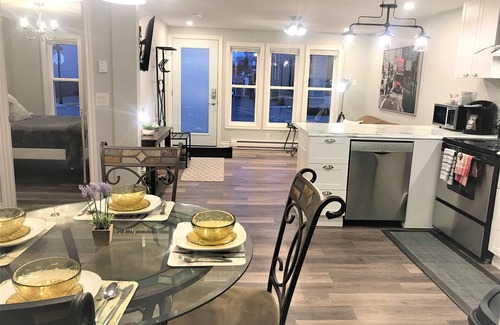 Carleton Place Apartment | Esther's Place-Carleton Place Downtn Apt