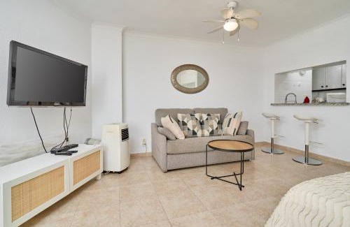 Torrox Costa Apartment | Estudio junto al mar A119