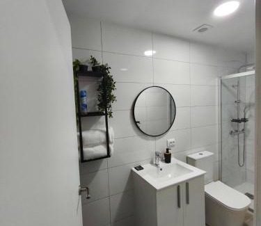 La Jonquera Apartment | Estudio moderno con WiFi y aire acondicionado Centro de La Jonquera junto a la frontera