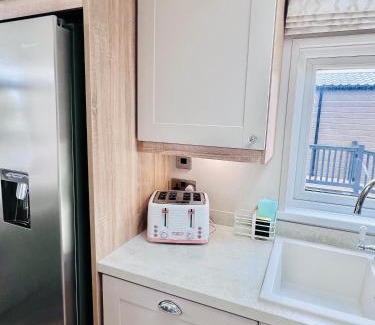 Skegness Resort | Etna Laurels at the peaceful Cherry Lea Holiday Park and Fishing Lake