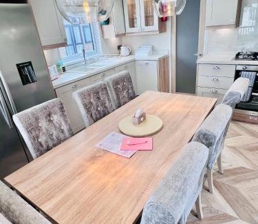 Skegness Resort | Etna Laurels at the peaceful Cherry Lea Holiday Park and Fishing Lake