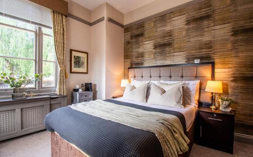 Yeovil Apartment | Eton House - Self Check-In, Ensuite Rooms & Self-Catering Studios