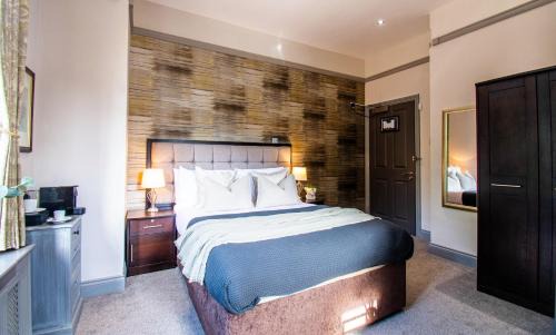 Yeovil Apartment | Eton House - Self Check-In, Ensuite Rooms & Self-Catering Studios