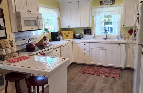 Eugene House | Eugene Cottage Guest House