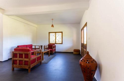 Alaotra Mangoro Hotel | Eulophiella
