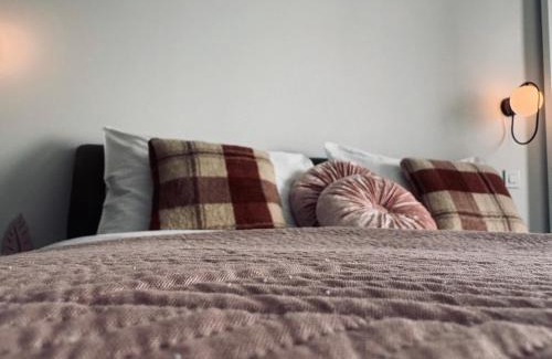 Nivy Apartment | EuroveaGreyLuxury