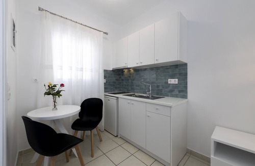 Apollonia House | Eutuxia Rooms & Studios