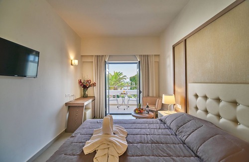Adelianos Kampos Hotel | Eva Bay Hotel On The Beach Adults Only