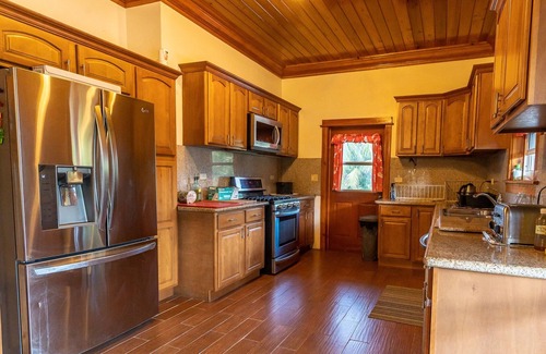 Staniard Creek House | Eva's BoneFishLodge Is located on the beautiful Staniard Creek Andros Island