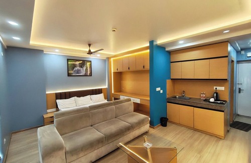 Gomti Nagar Apartment | Evanthe Hotel