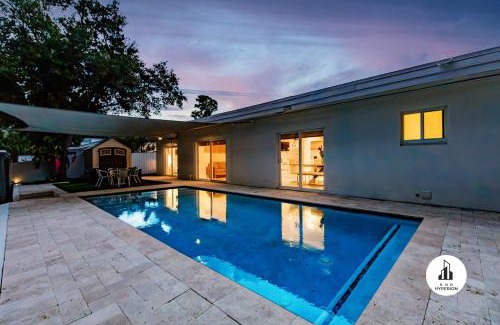 Ojus House | Events Welcome - Upscale Venue - Pool, Valet & More