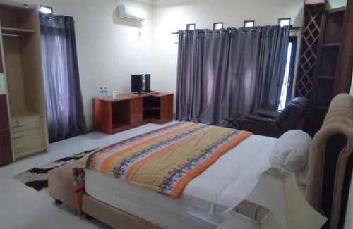 Nuhu Roa House | Everardus Mantap Guest House