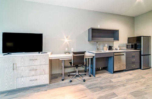 Everglades City Hotel | Everglades Adventures Hotel Suites by Ivey House