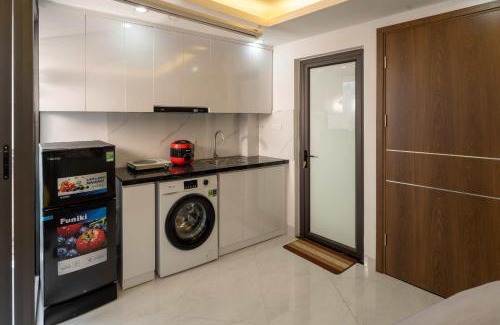 Nhat Tan Hotel | Evergreen 416 Lạc Long Quân