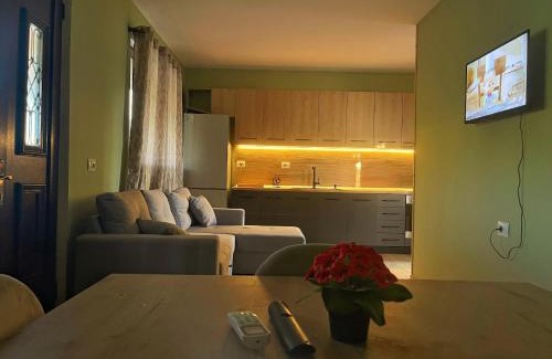 Otllak Cabin | EverGreen Escape in Berat