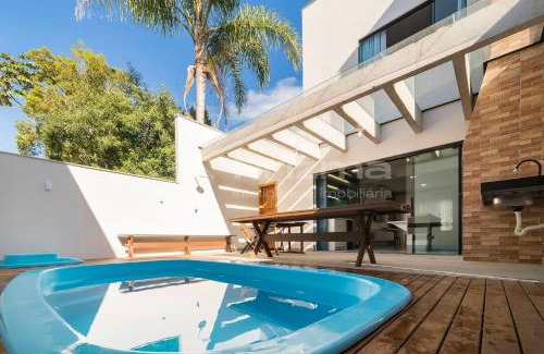 Mariscal House | Excelente duplex geminado na Praia de Mariscal.