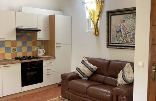 Bize-Minervois Villa | Excellent location in a peaceful setting yet 2 mins walk to shops & restaurants