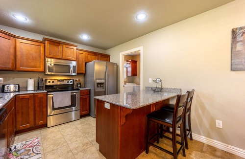 Powell House | Exceptional 10/10 Rated Pea Ridge Retreat with Jetted Tub, Near Crystal Bridges!