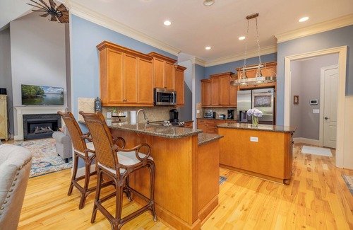 Macon House | Exceptional! Beautiful Deep Water - Boathouse, Hot Tub, Fire Pit on Lake Gaston!