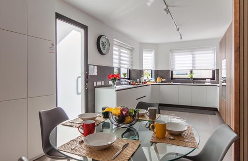 San Tumas Apartment | Exceptional Sunlit Apart Marsaskala Bay - Happy Rentals