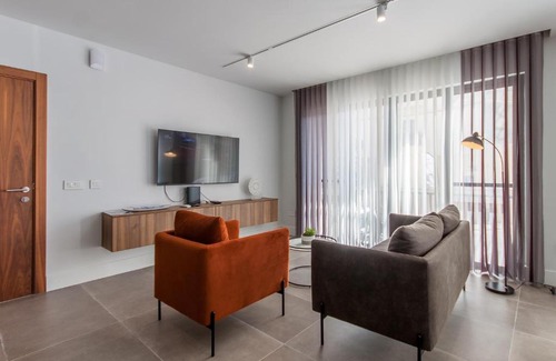 San Tumas Apartment | Exceptional Sunlit Apart Marsaskala Bay - Happy Rentals