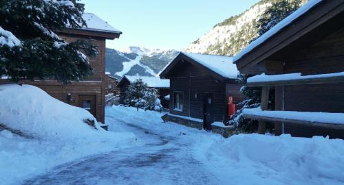 Soldeu House | Exclusiva Cabaña en Incles - Vistas al Valle & Pistas de Ski Grandvalira - Free Parking