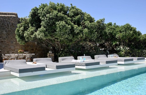 Ftelia Villa | Exclusive Mykonos Villa | Villa Ilios | 5 Bedrooms | Spacious Furnished Sun.