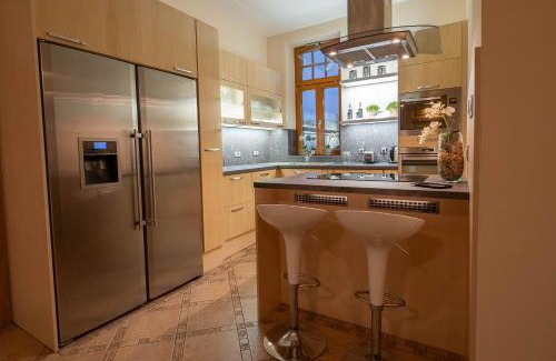 Usti nad Labem Apartment | Executive 2-Bdrm central suite